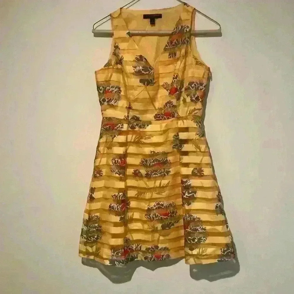 Banana Republic sleeveless women’s juniors dress lined yellow side zip